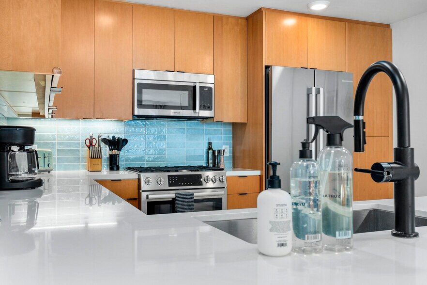 More Photos Of 208-210 Capitola Ave, Capitola Storefront Retail Residential For Sale