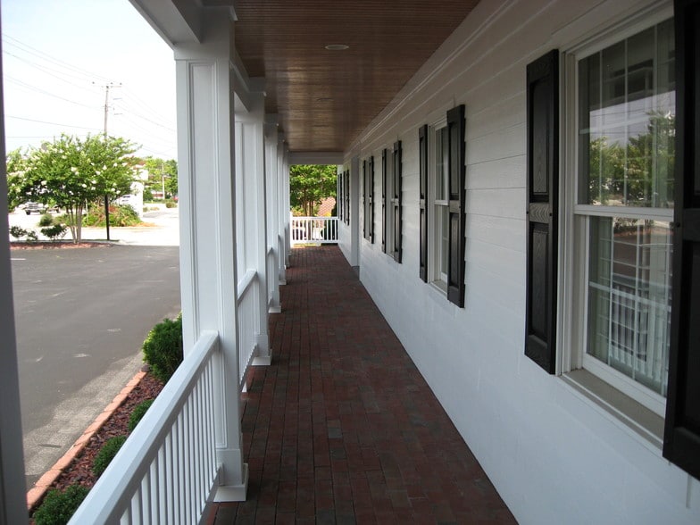 More Photos Of 601 Cedar St, Beaufort Office For Lease