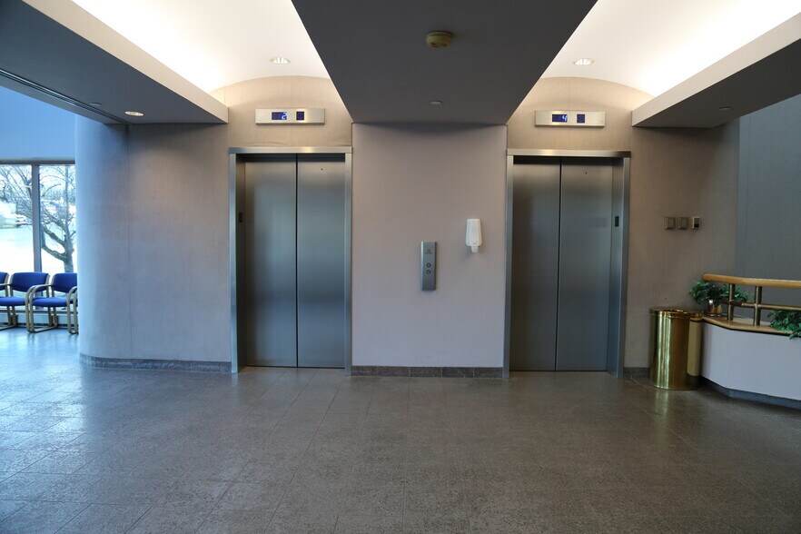 More Photos Of 3 Woodland Rd, Stoneham Medical For Lease