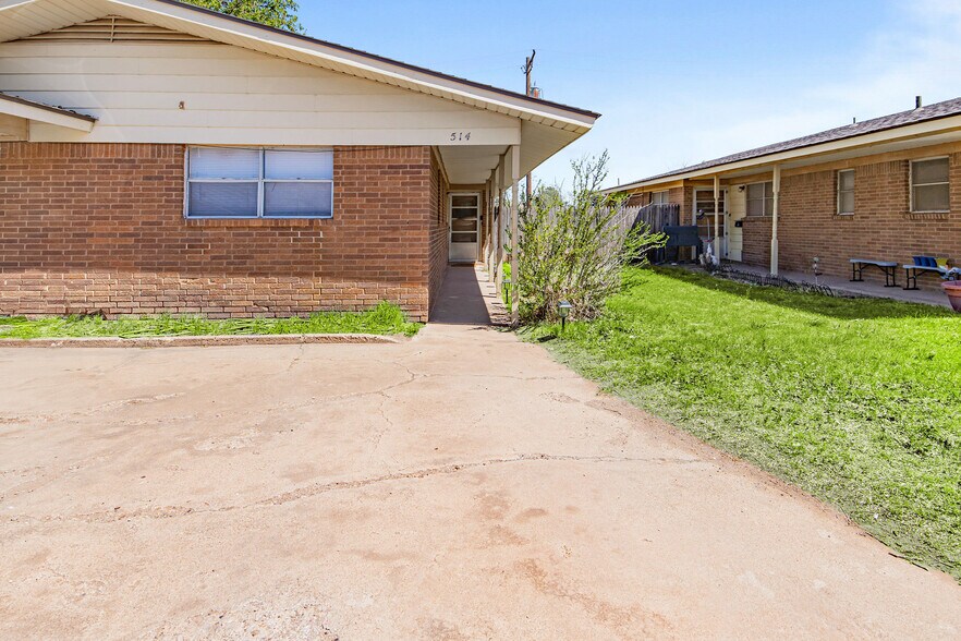 More Photos Of 501-524 Plaza Dr, Slaton Apartments For Sale