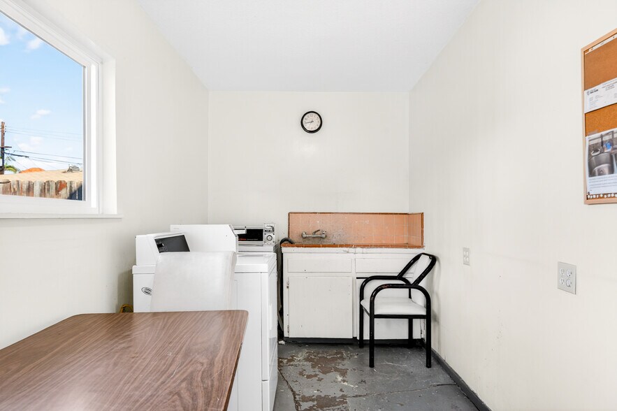 More Photos Of 15003 Larch Ave, Lawndale Apartments For Sale