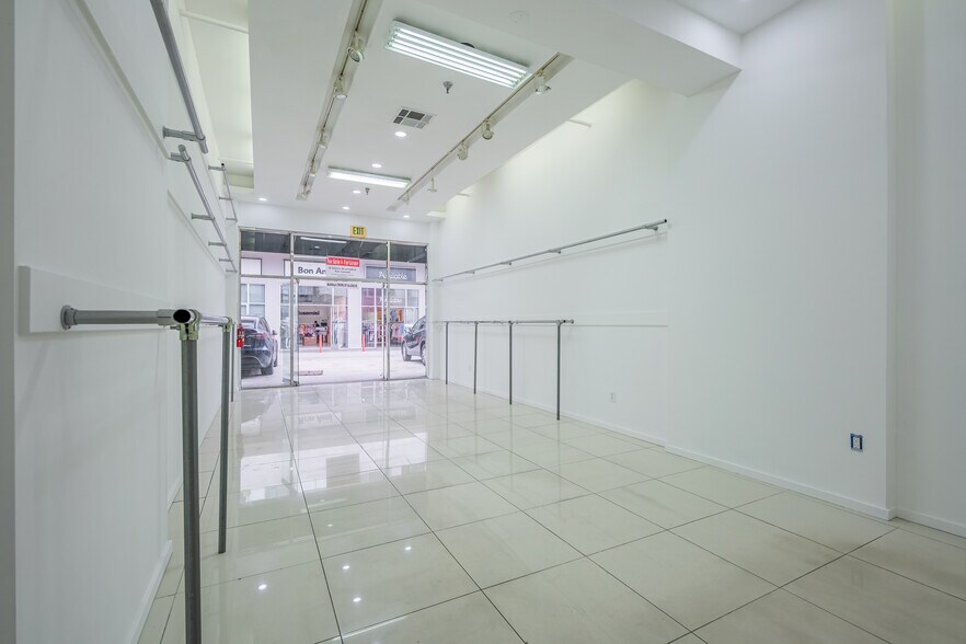 More Photos Of 1212 S San Pedro St, Los Angeles Storefront Retail Office For Lease