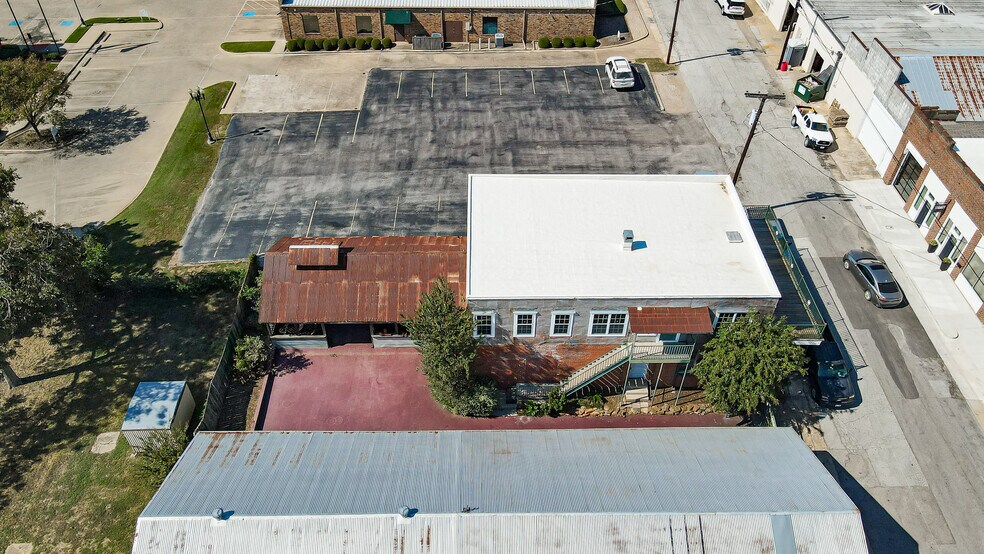 More Photos Of 201 W First St, Brenham Distribution For Sale