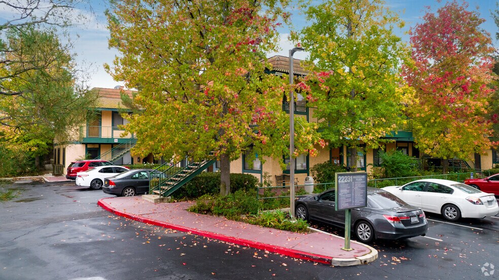 More Photos Of 22231 Mulholland Hwy, Calabasas Office For Lease