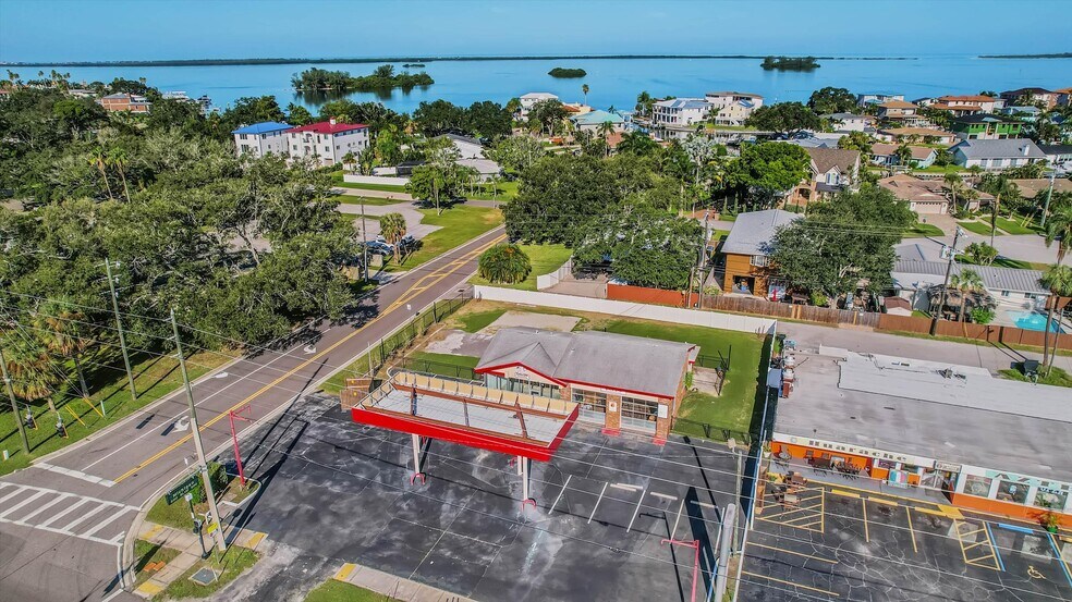 More Photos Of 2000 Bayshore Blvd, Dunedin Bar For Sale