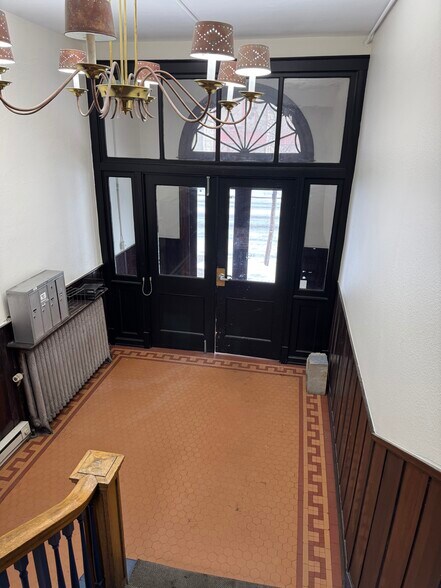 More Photos Of 76 Broadway, Denver Storefront Retail Office For Lease