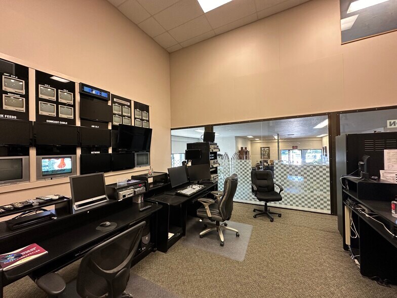 More Photos Of 330 Carmen Ln, Santa Maria Office Residential For Sale