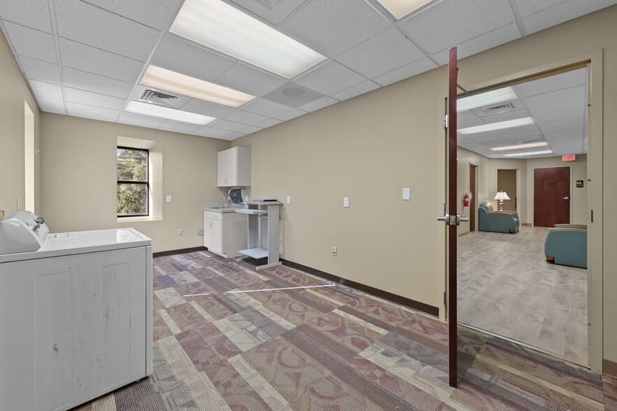 More Photos Of 1035 Lincolnton Rd, Salisbury Medical For Sale
