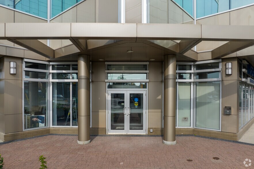 More Photos Of 7130 Warden Ave, Markham Office For Sale