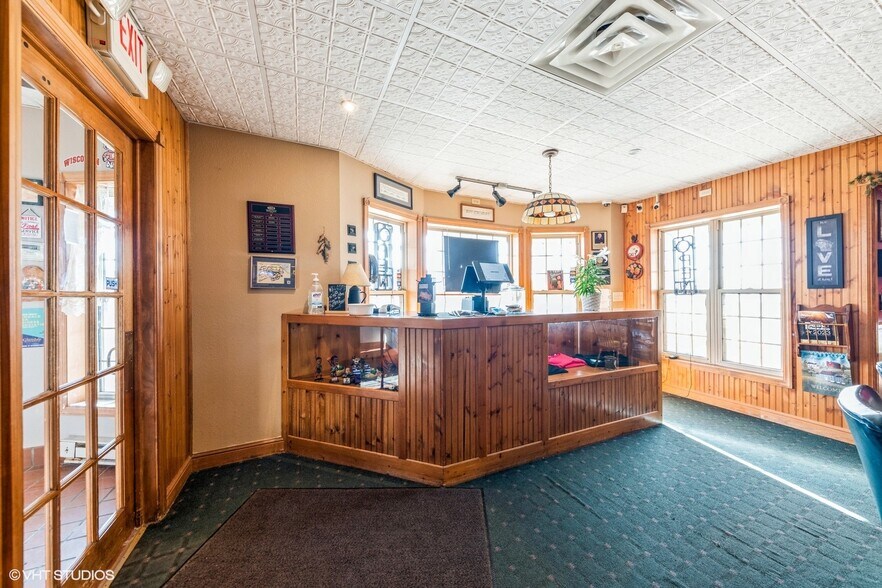 More Photos Of 4629 N Port Washington Rd, Milwaukee Restaurant For Sale