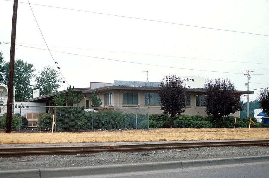 More Photos Of 1955 E Lincoln Ave, Tacoma Truck Terminal For Lease