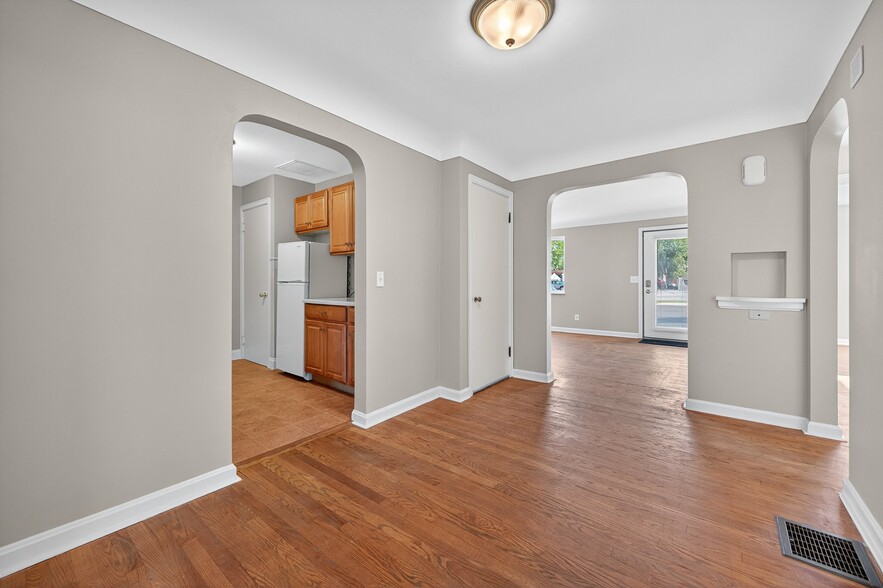 More Photos Of 5709 Cheviot Rd, White Oak Office For Sale