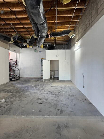 More Photos Of 7735 Santa Monica Blvd, West Hollywood Storefront For Lease