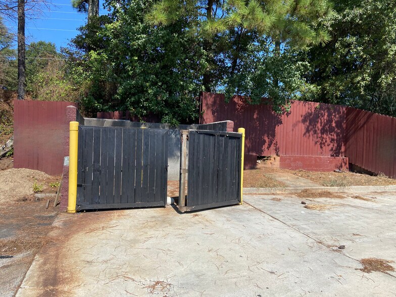 More Photos Of 4788 Memorial Dr, Stone Mountain Restaurant For Lease