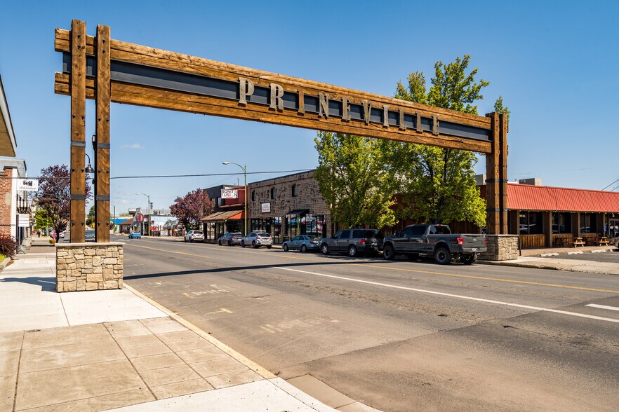 More Photos Of 320 N Main St, Prineville Storefront Retail Office For Sale
