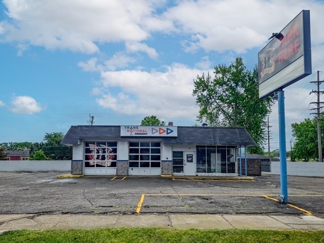 More Photos Of 33775 Ford Rd, Garden City Auto Repair For Sale