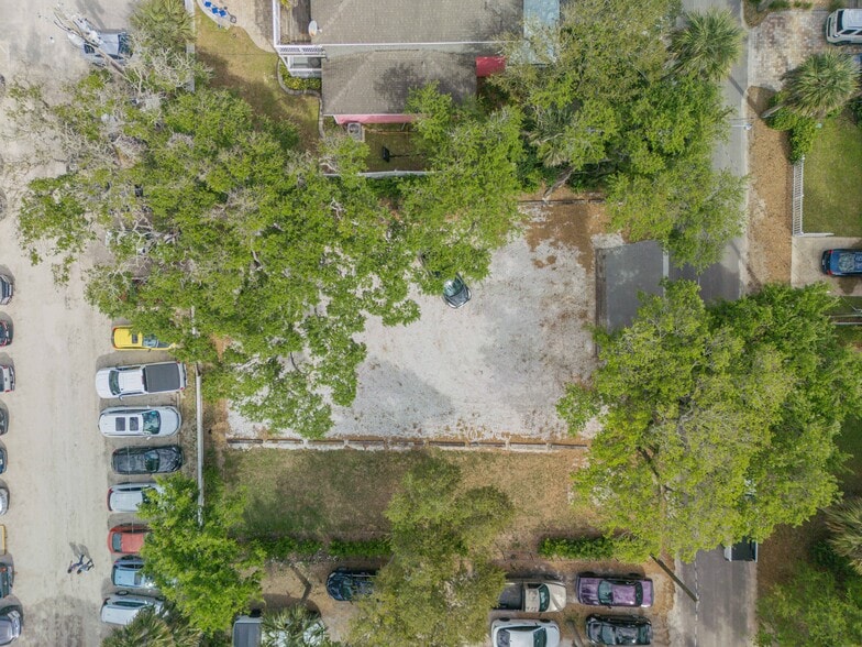 More Photos Of 214 Columbus Ave, New Smyrna Beach Land For Sale