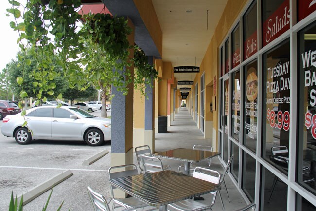 More Photos Of 1076 E Brandon Blvd, Brandon General Retail For Lease