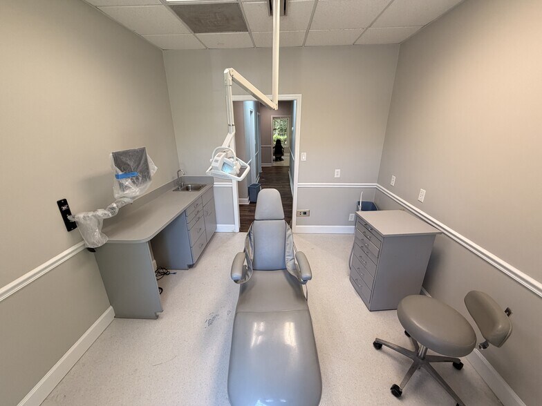 More Photos Of 2632 Mitcham Dr, Tallahassee Medical For Lease