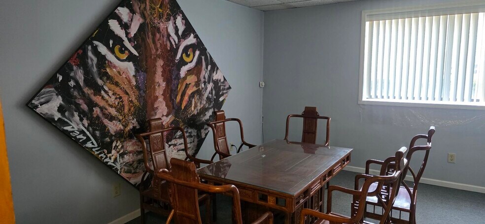 More Photos Of 6465 N Avondale Ave, Chicago Manufacturing For Sale