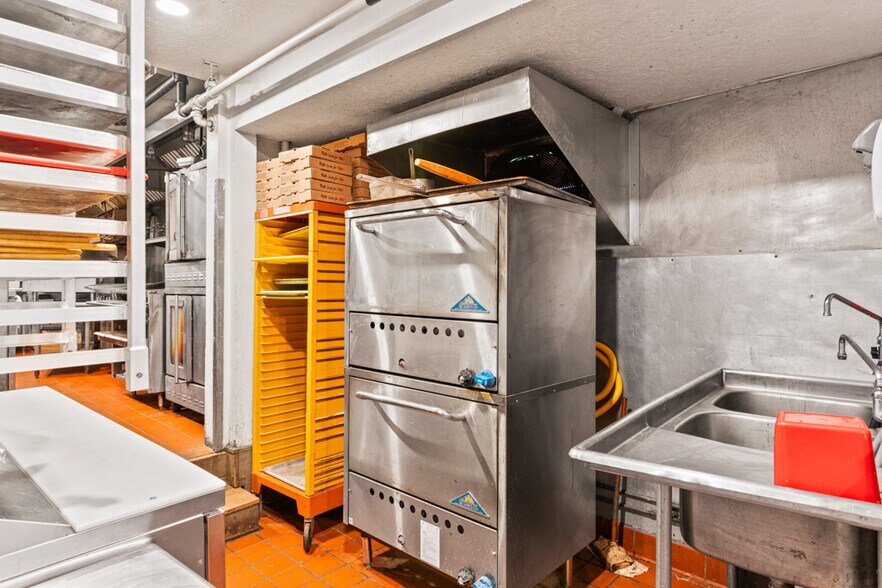 More Photos Of 60 Mile Rd, Wells Restaurant For Sale