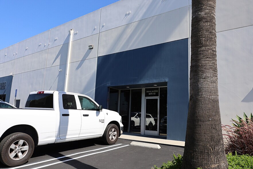 More Photos Of 2850 N California St, Burbank Warehouse For Lease