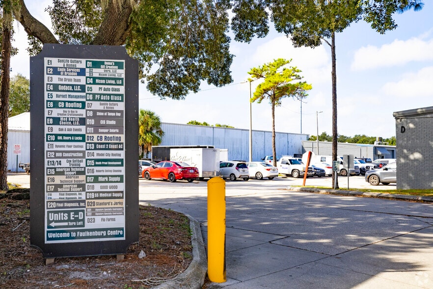 More Photos Of 501 S Falkenburg Rd, Tampa Warehouse For Lease