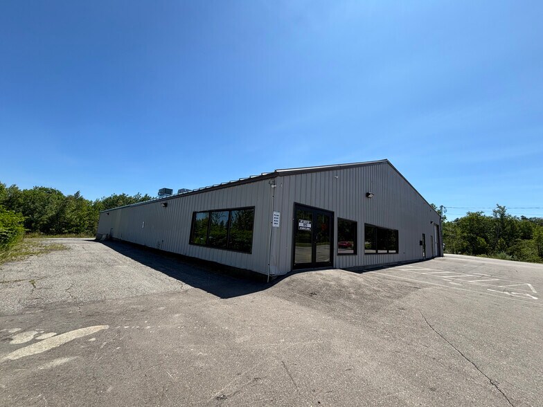 Primary Photo Of 29 Stillwater Ave, Orono Showroom For Lease