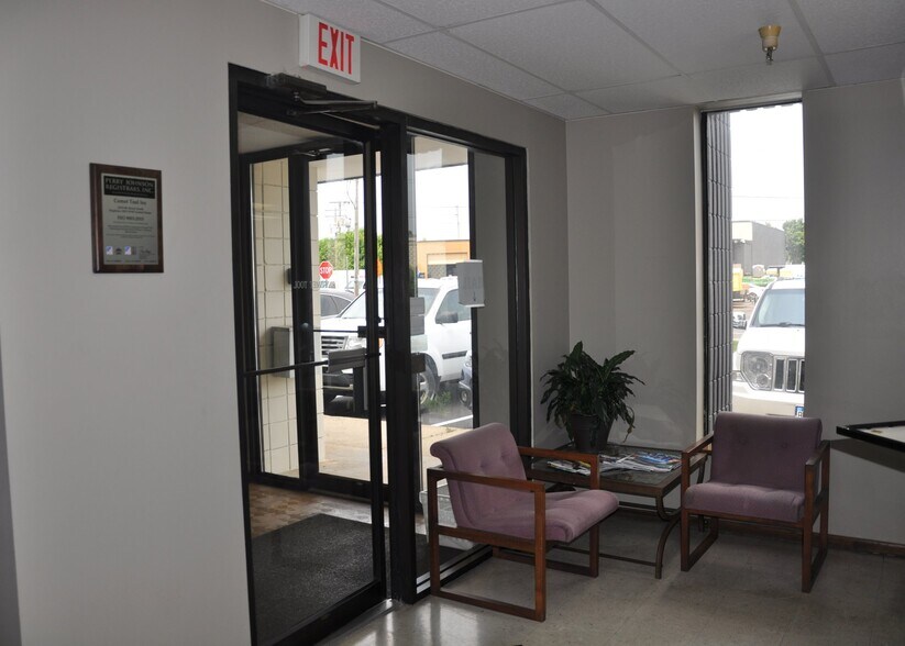 More Photos Of 1418 5th St S, Hopkins Manufacturing For Sale