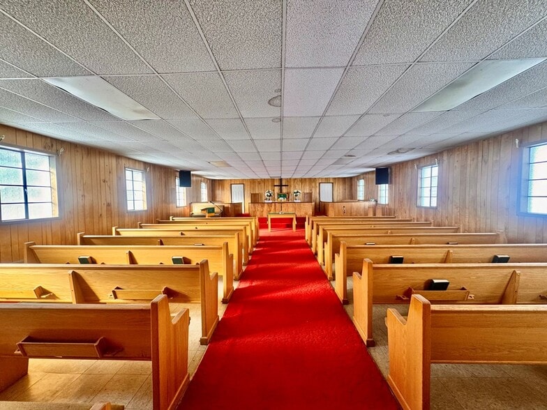 More Photos Of 105 Smith St, Beckley Religious Facility For Sale