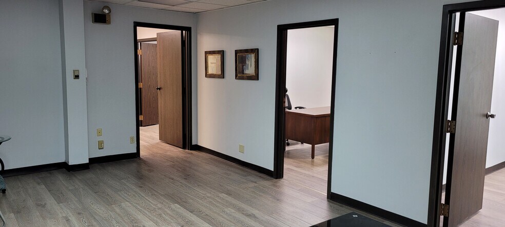 More Photos Of 4249 E State St, Rockford Office For Sale