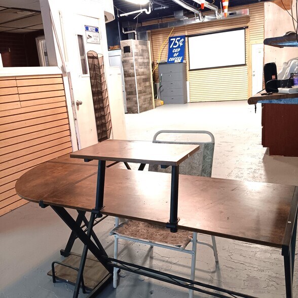 More Photos Of 4557 Dr Martin Luther King Dr, Saint Louis Light Manufacturing For Sale