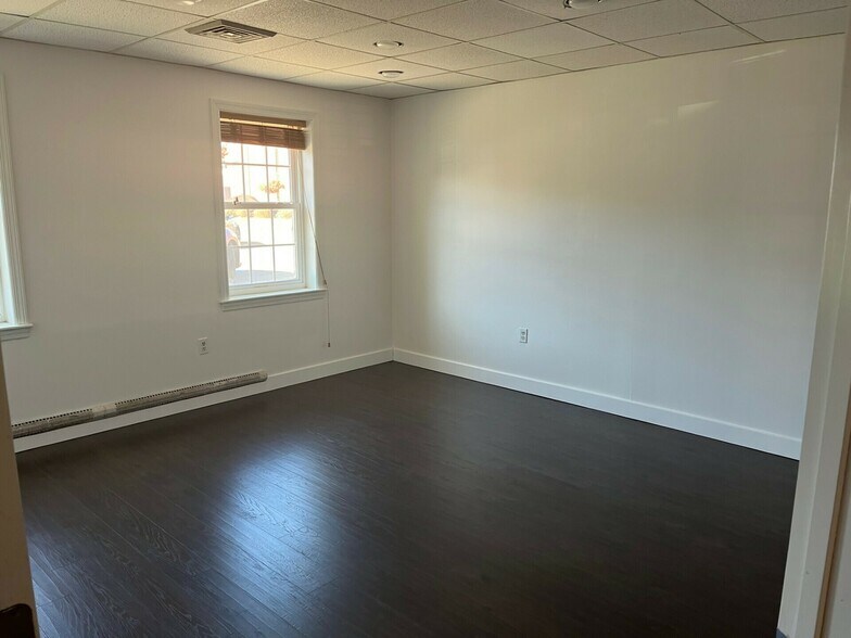 More Photos Of 3231-3233 Superior Ln, Bowie Medical For Sale