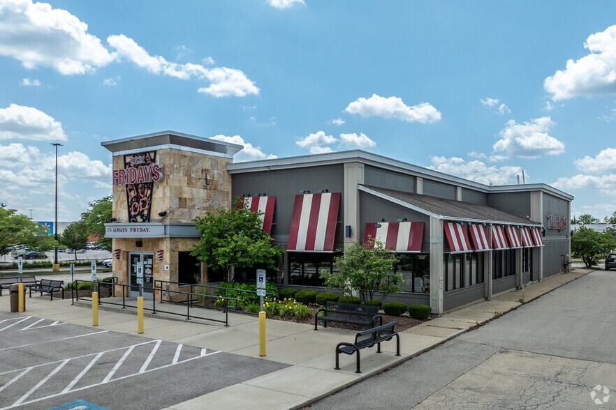 More Photos Of 2189 75th St, Darien Unknown For Lease