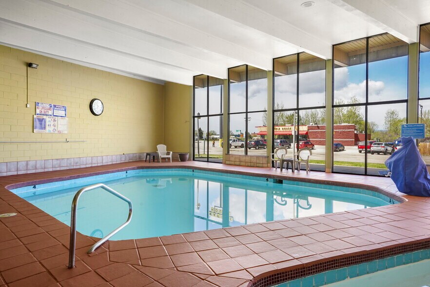 More Photos Of 3815 State Highway 119, Longmont Hotel For Sale