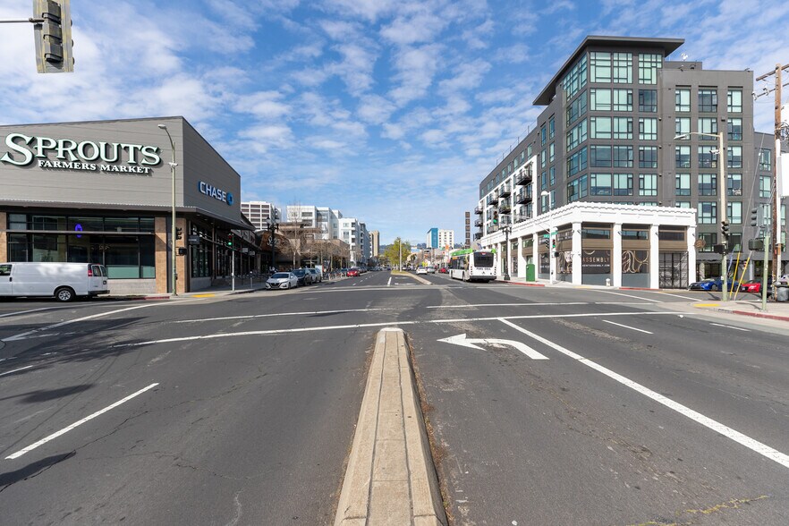 More Photos Of 3050-3052 Broadway, Oakland Storefront For Sale
