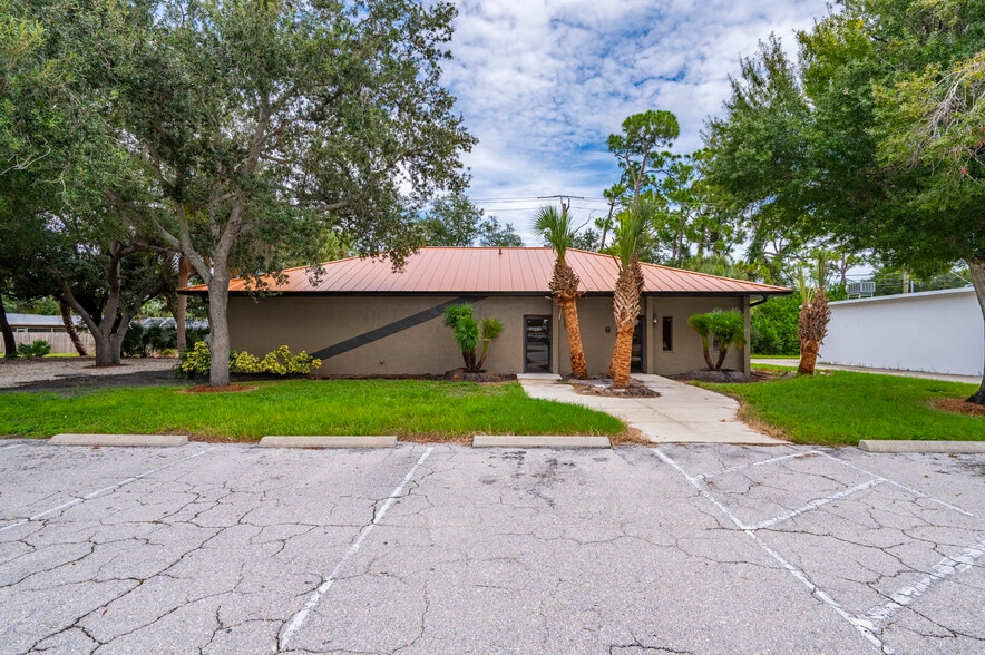 Primary Photo Of 2716 Tamiami Trl, Port Charlotte Freestanding For Sale