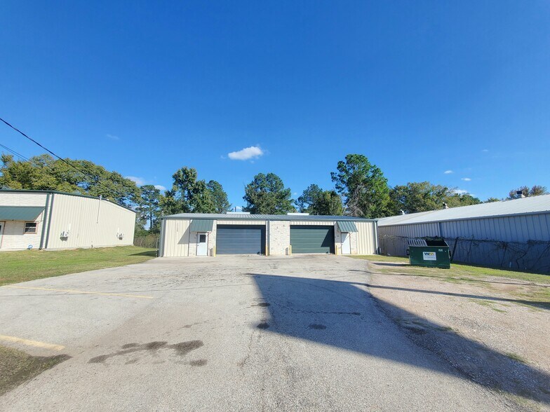 More Photos Of 11130 N Highway 75, Willis Light Distribution For Sale
