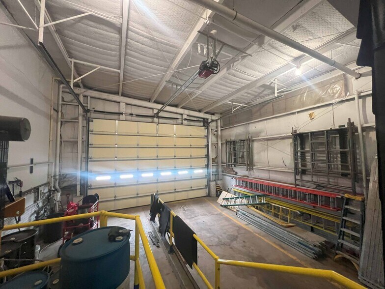 More Photos Of 7201 Mount Vernon Rd SE, Cedar Rapids Flex For Lease