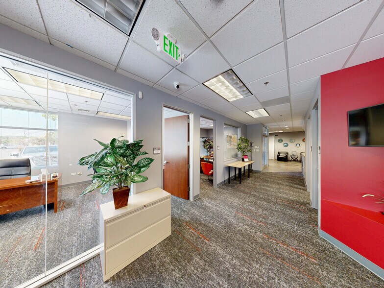 More Photos Of 9092 S Ridgeline Blvd, Highlands Ranch Medical For Sale