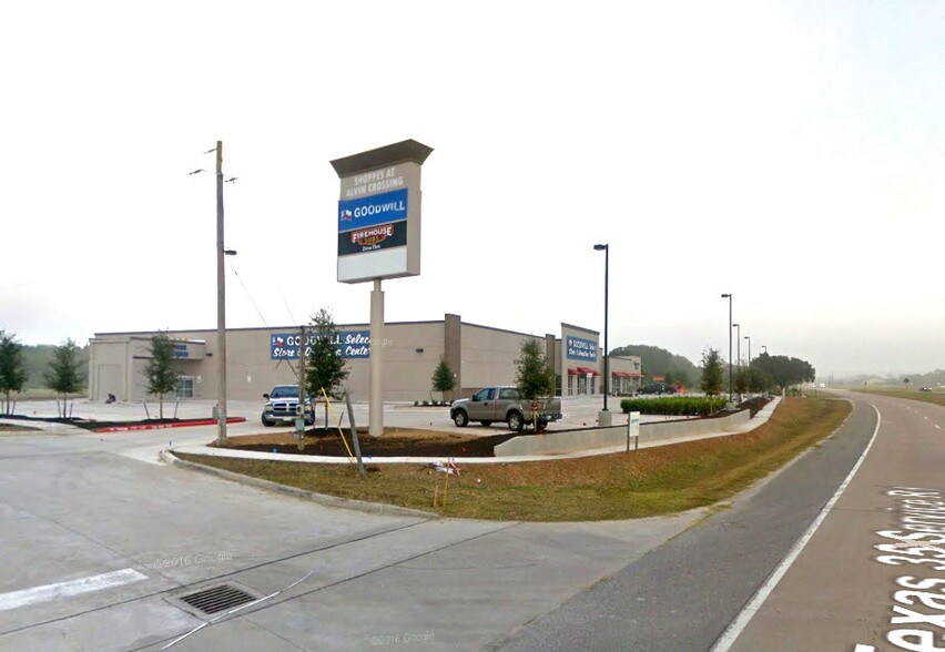 More Photos Of 253 Bypass 35 N, Alvin Unknown For Lease
