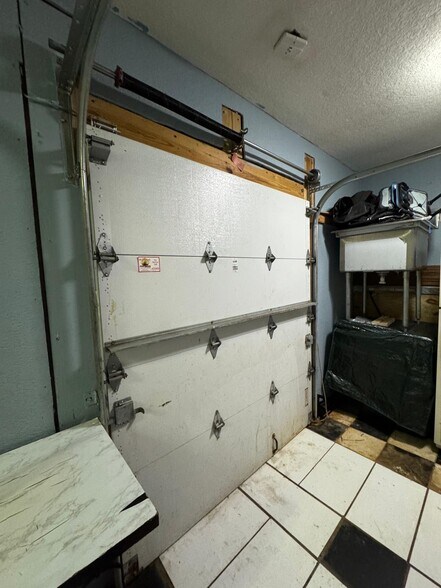 More Photos Of 4081 S Access Rd, Englewood Flex For Lease