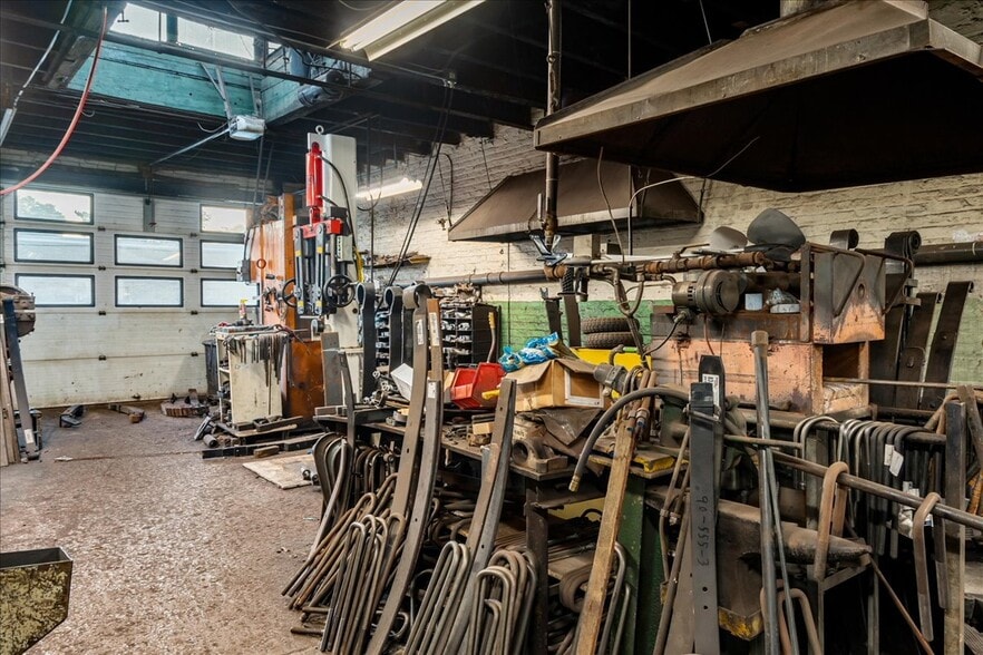 More Photos Of 368 Central Ave, Albany Auto Repair For Sale