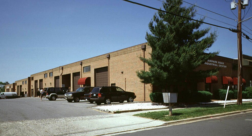 More Photos Of 7841-7845 Airpark Rd, Gaithersburg Light Manufacturing For Lease