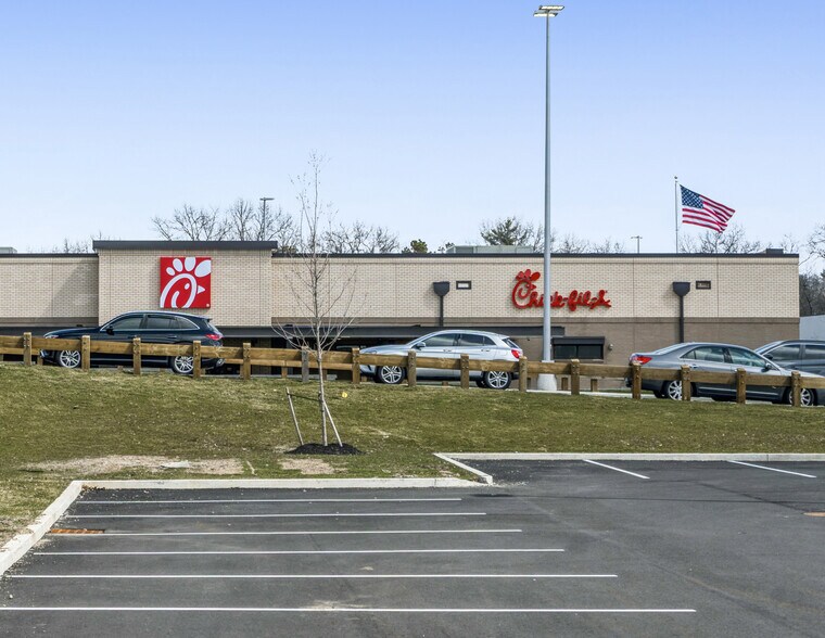 More Photos Of 1655 Boston Rd, Springfield General Retail For Sale