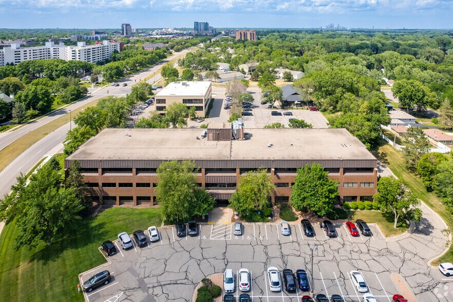 More Photos Of 7701 York Ave S, Edina Office For Lease