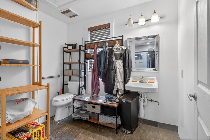 More Photos Of 22 S Main St, Allentown Office For Sale