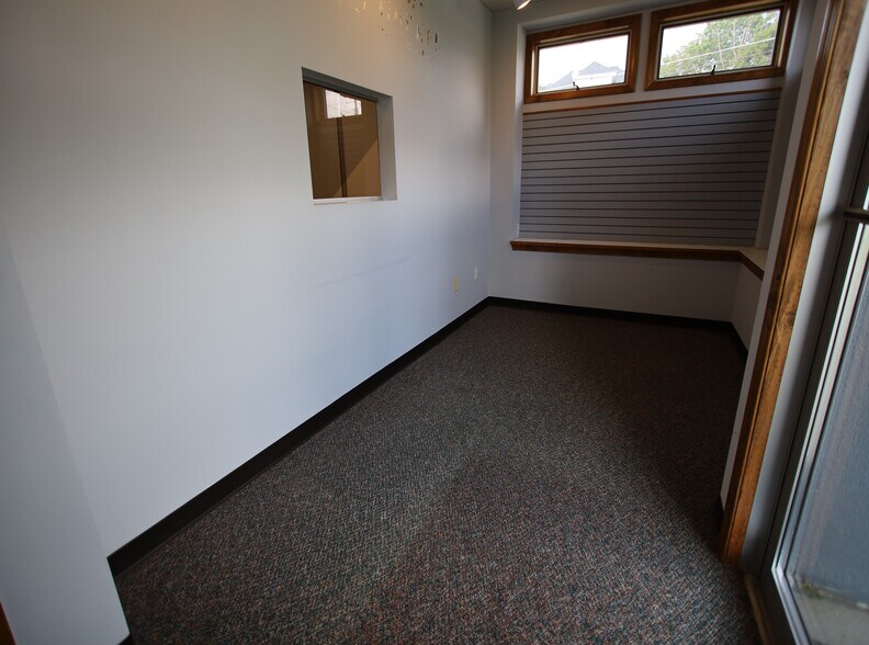 More Photos Of 326 Springside Ave, Pittsfield Office For Lease