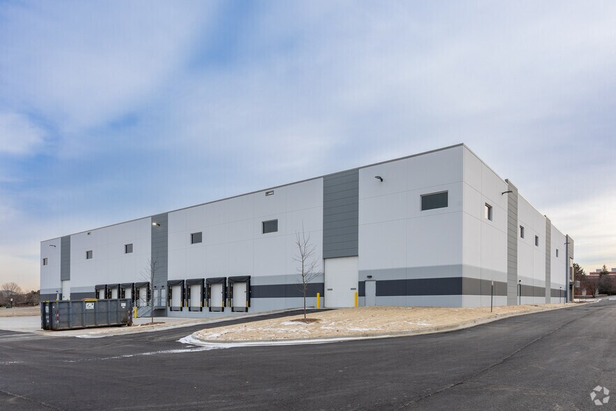 More Photos Of 130 Lakeview Pky, Vernon Hills Warehouse For Lease