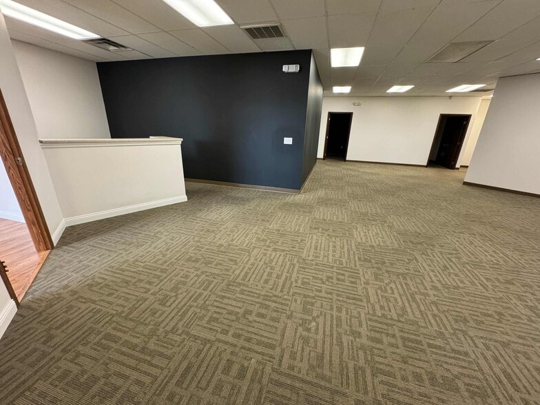More Photos Of 115-159 Marion Blvd, Marion General Retail For Lease